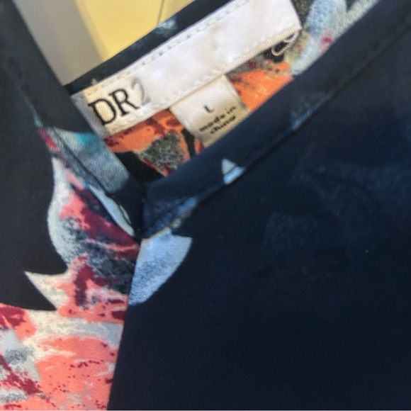 DR2 Black Floral Deep V Neck -Front and Back. Size Large - Picture 2 of 8